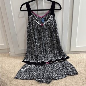 Vera Wang Women's Black and White Floral Sleepwear Set